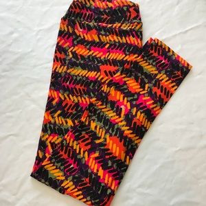 BNWT Tall & Curvy Lularoe Leggings